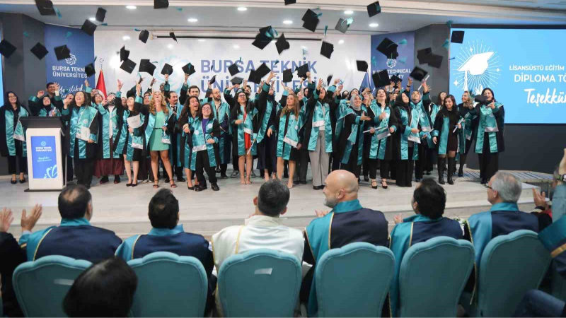 BTÜ Lisansüstü’nde mezuniyet gururu