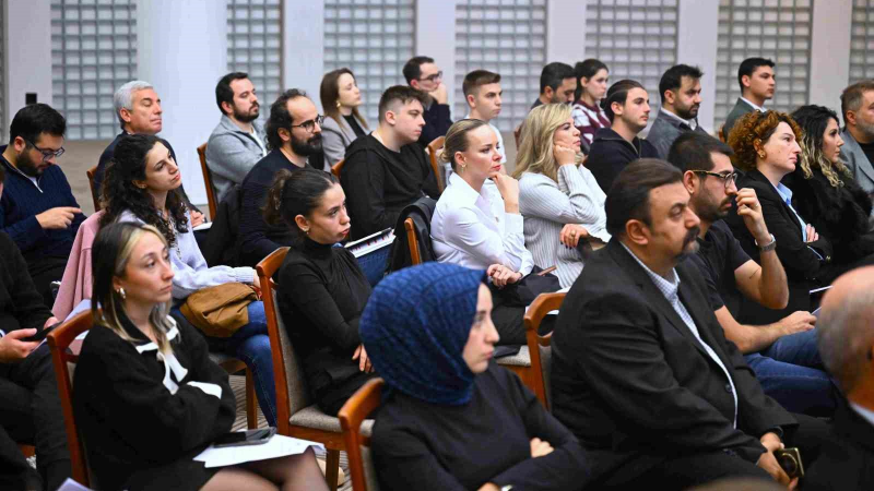 Bilişim sektörü BTSO Akademi’de geleceğin kodlarını yazdı