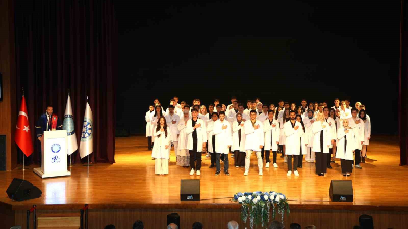 Diş hekimliği fakültesinde beyaz önlük heyecanı