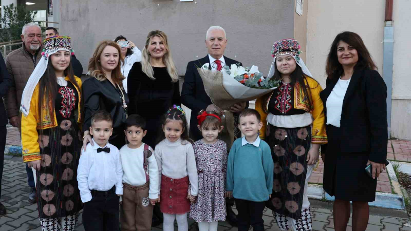 Başkan Bozbey’ mezun olduğu okuldaki öğretmenlerle buluştu