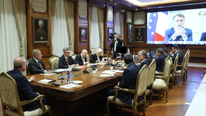 Cumhurbaşkanı Erdoğan'dan Liderler Zirvesi'ne çevrim içi katılım