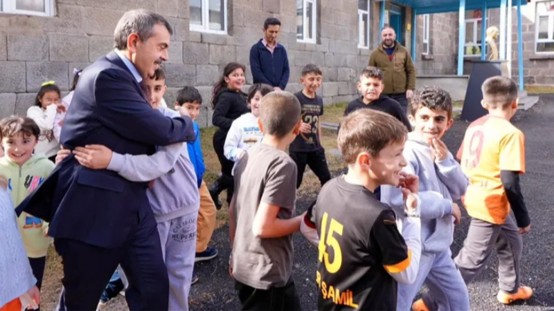 Bakan Tekin'den 'ara tatil' açıklaması