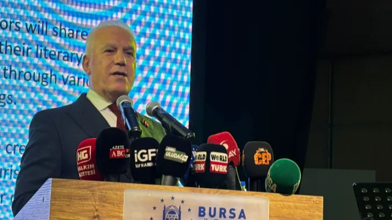 Başkan Bozbey: Edebiyat cesurların işidir