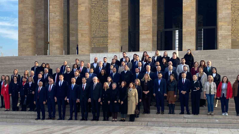CHP’den 39. Olağan Kurultay öncesi Anıtkabir’e ziyaret