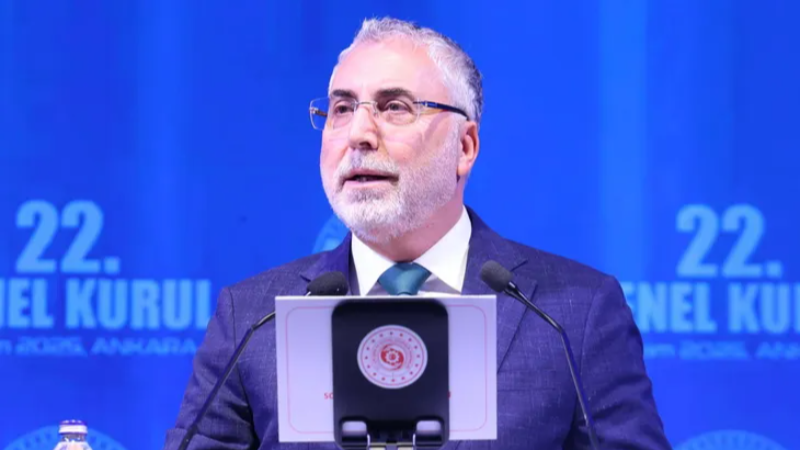 Bakan Işıkhan: İşsizlik düşüyor, istihdam artıyor