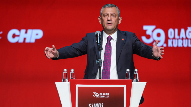 Özgür Özel, yeniden CHP Genel Başkanı seçildi