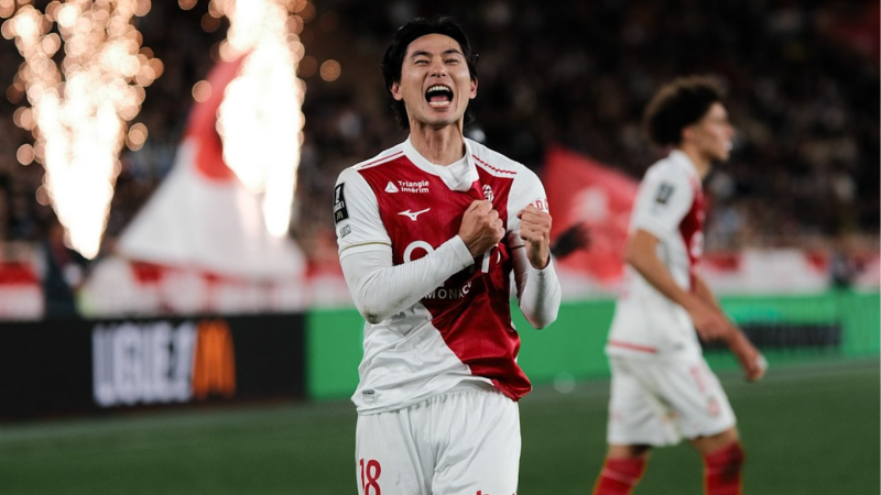 Monaco evinde lider PSG'yi mağlup etti