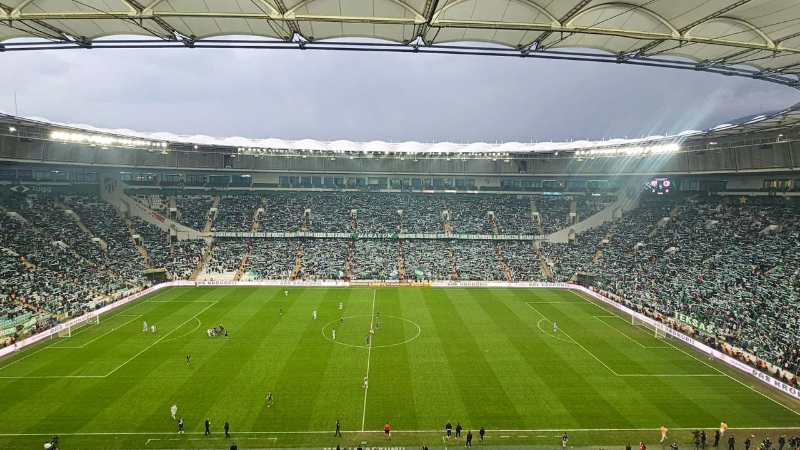 Stadyumda kaç kişi vardı?