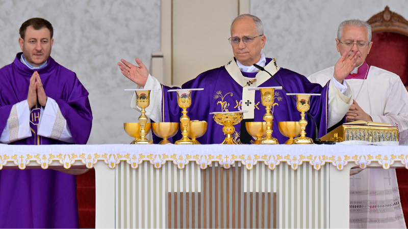 Papa 14'üncü Leo'dan Beyrut'ta 150 bin kişinin katılımıyla ayin