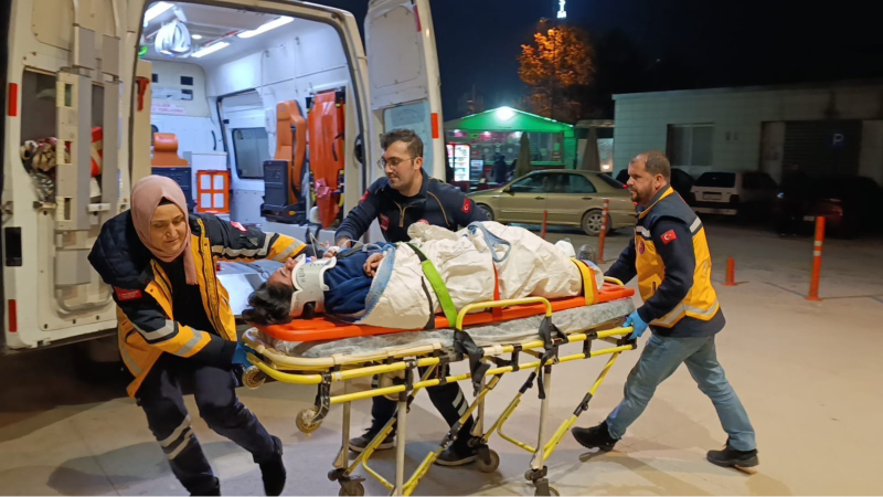 Marketin yük asansöründe sıkışan işçi ağır yaralandı