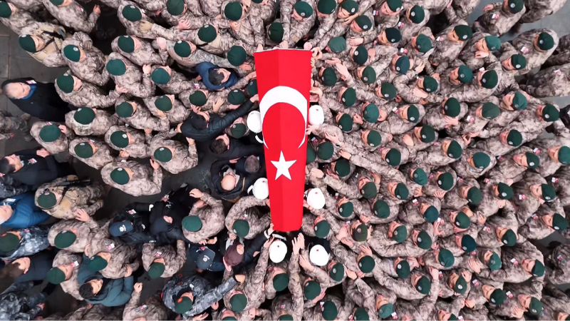 Şehit polise silah arkadaşlarından duygusal veda