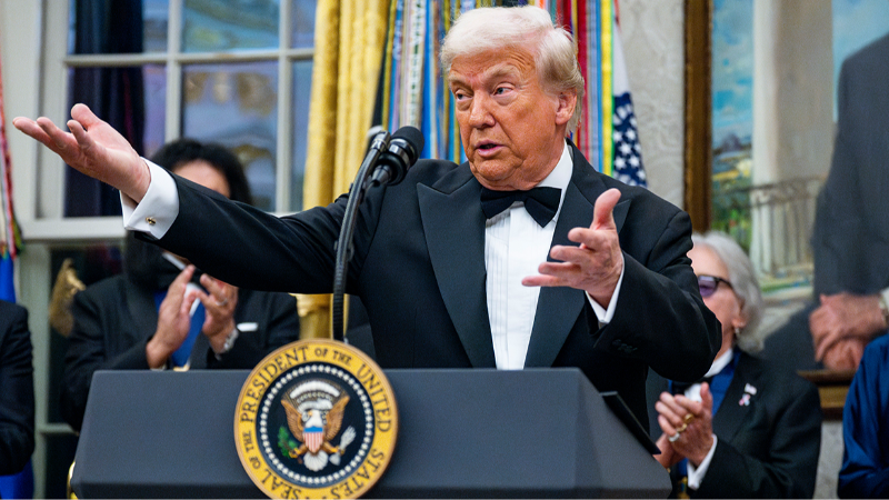 Trump’tan 1 milyon dolarlık altın kart vizesi