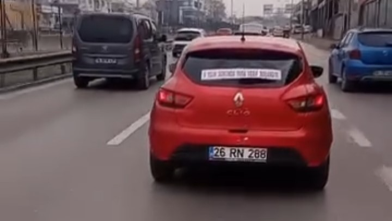 Boşanmayı düğün gibi kutladı