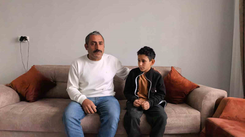 Öğrencisini herkesin içinde darp eden okul müdürü görevden uzaklaştırıldı