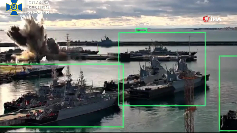 Ukrayna, Rusya’ya ait denizaltıyı vurdu