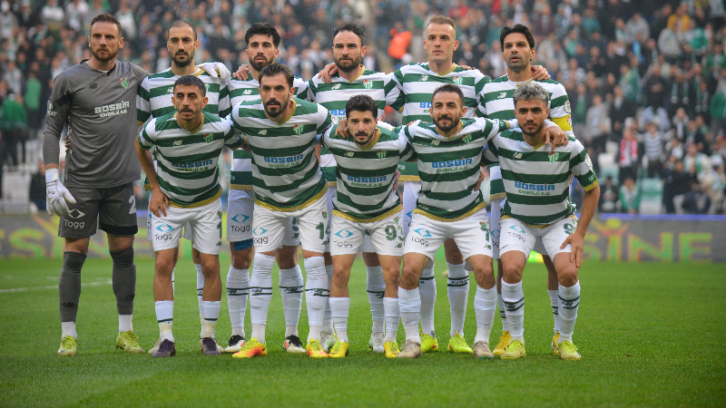 Bursaspor’un ilk 11 ve yedekleri açıklandı