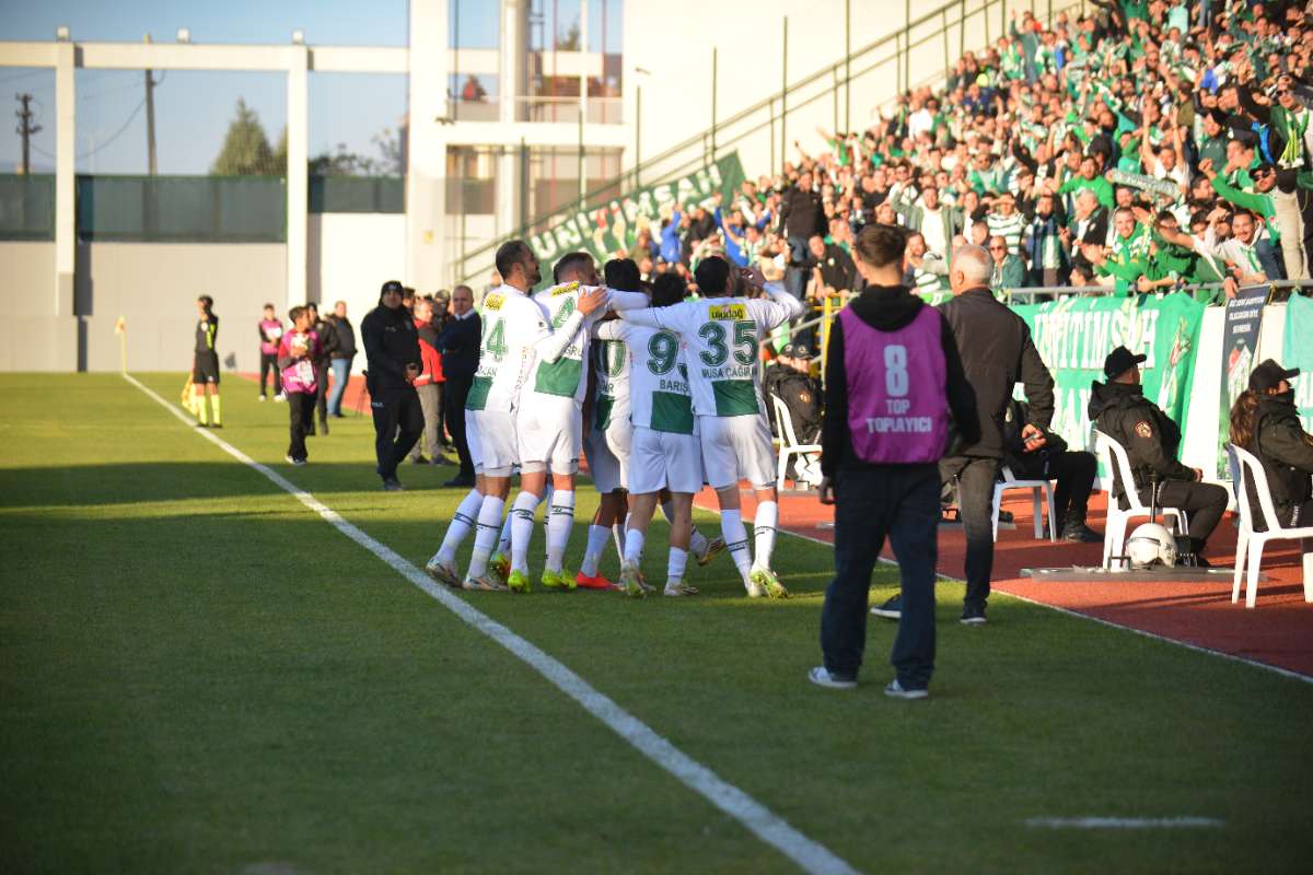 (FOTO GALERİ) Bursaspor'un Somaspor Deplasmanından Taraftar Fotoğrafları