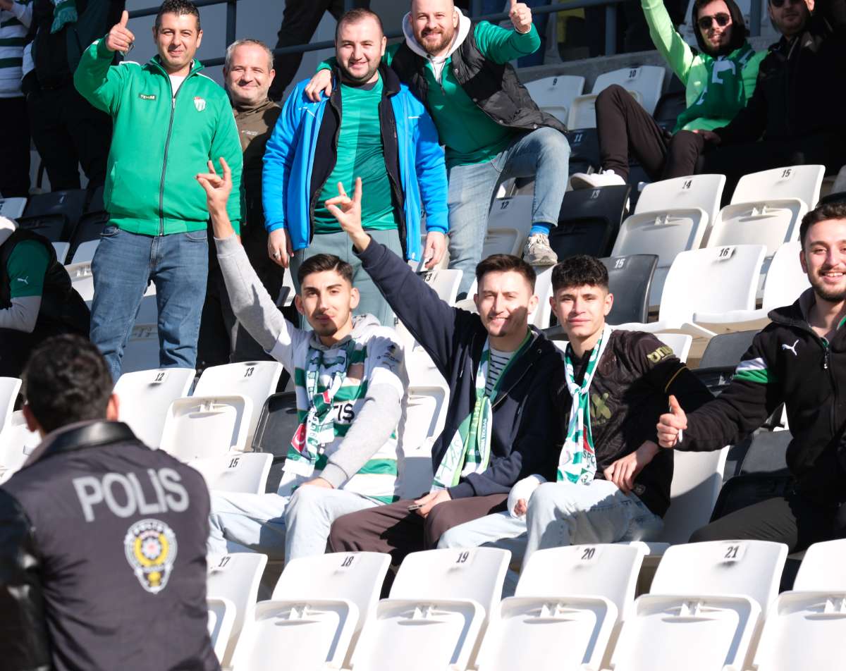 (FOTO GALERİ) Bursaspor'un Somaspor Deplasmanından Taraftar Fotoğrafları
