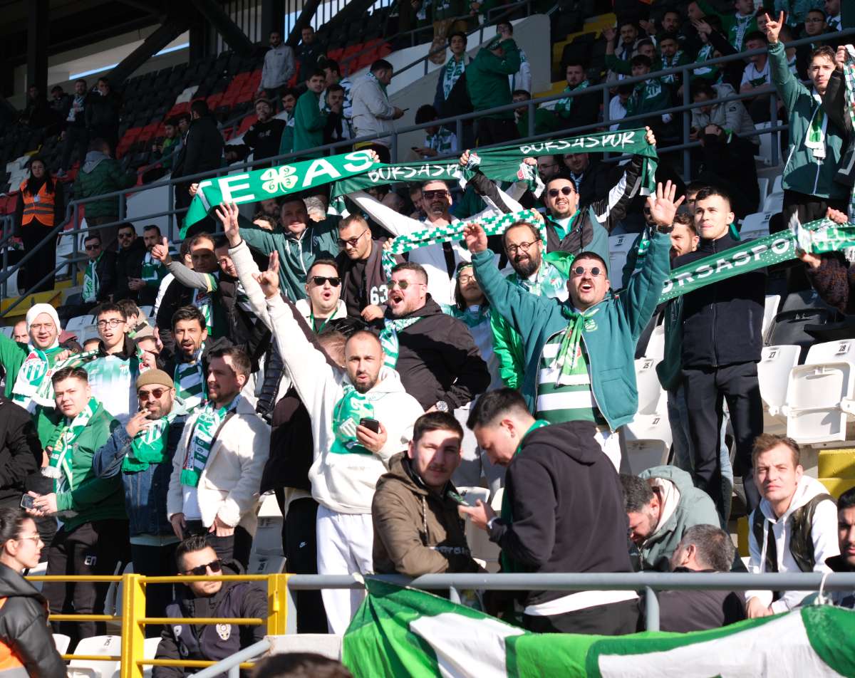 (FOTO GALERİ) Bursaspor'un Somaspor Deplasmanından Taraftar Fotoğrafları