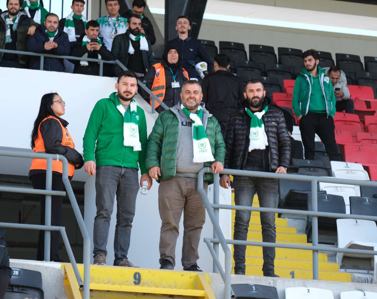 (FOTO GALERİ) Bursaspor'un Somaspor Deplasmanından Taraftar Fotoğrafları