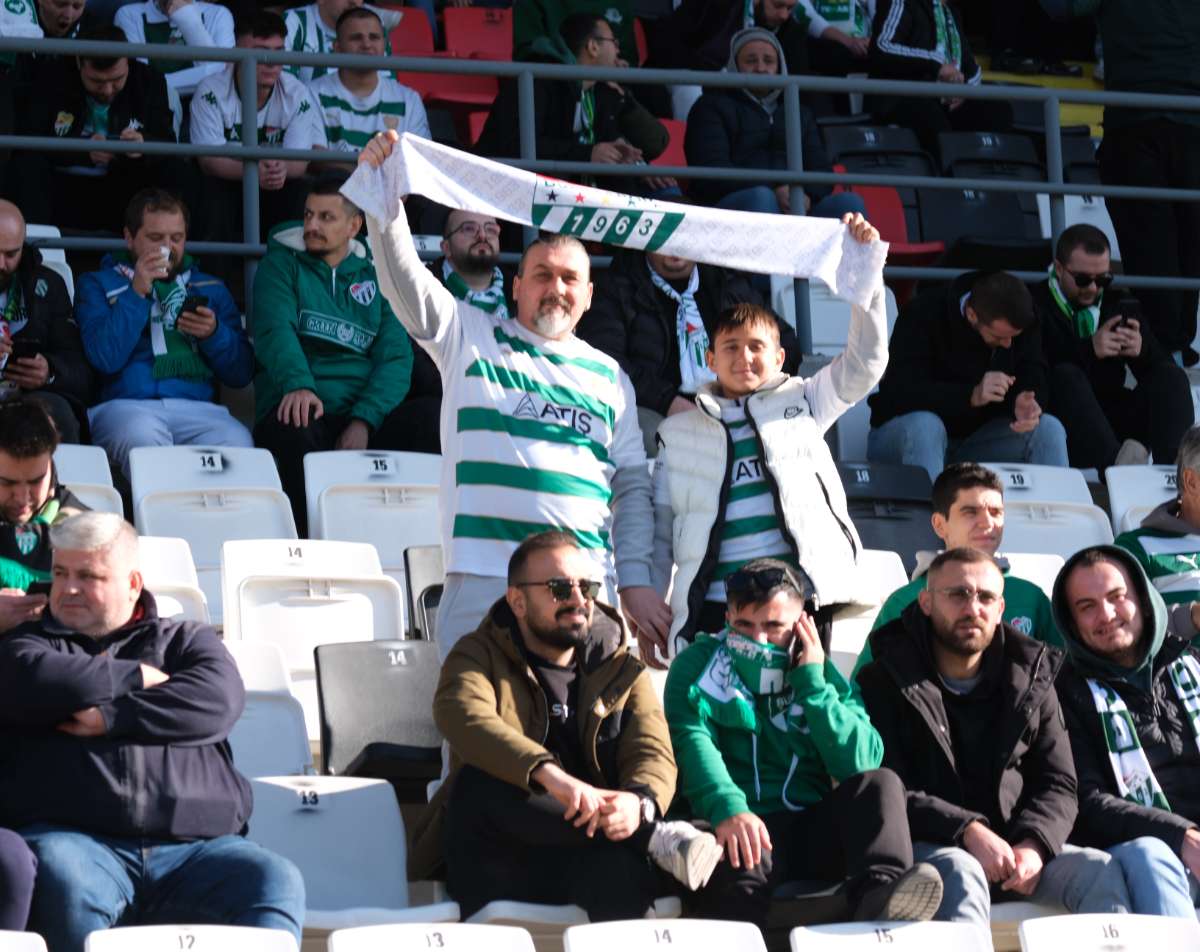 (FOTO GALERİ) Bursaspor'un Somaspor Deplasmanından Taraftar Fotoğrafları