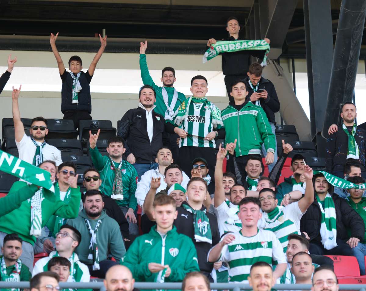 (FOTO GALERİ) Bursaspor'un Somaspor Deplasmanından Taraftar Fotoğrafları
