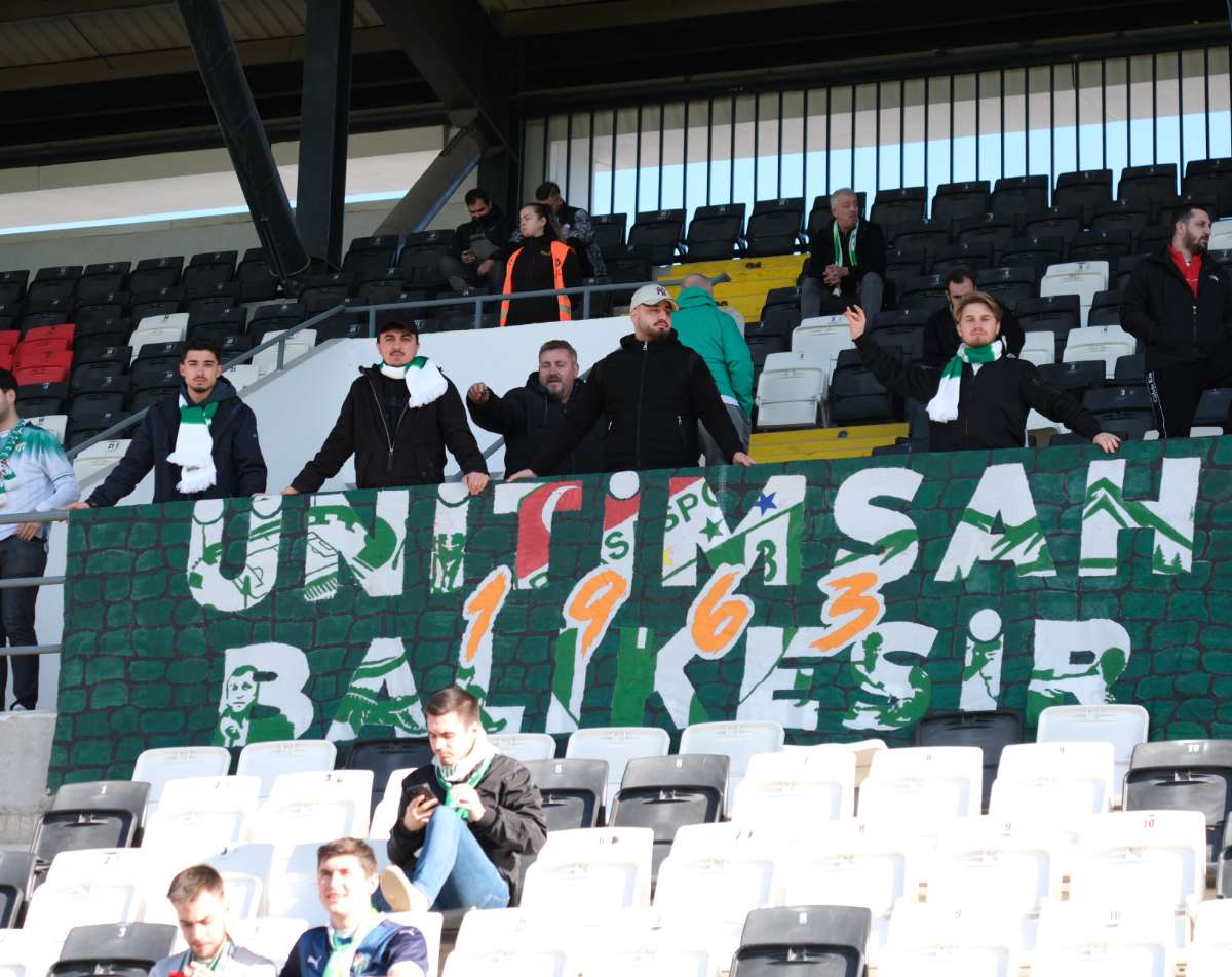 (FOTO GALERİ) Bursaspor'un Somaspor Deplasmanından Taraftar Fotoğrafları