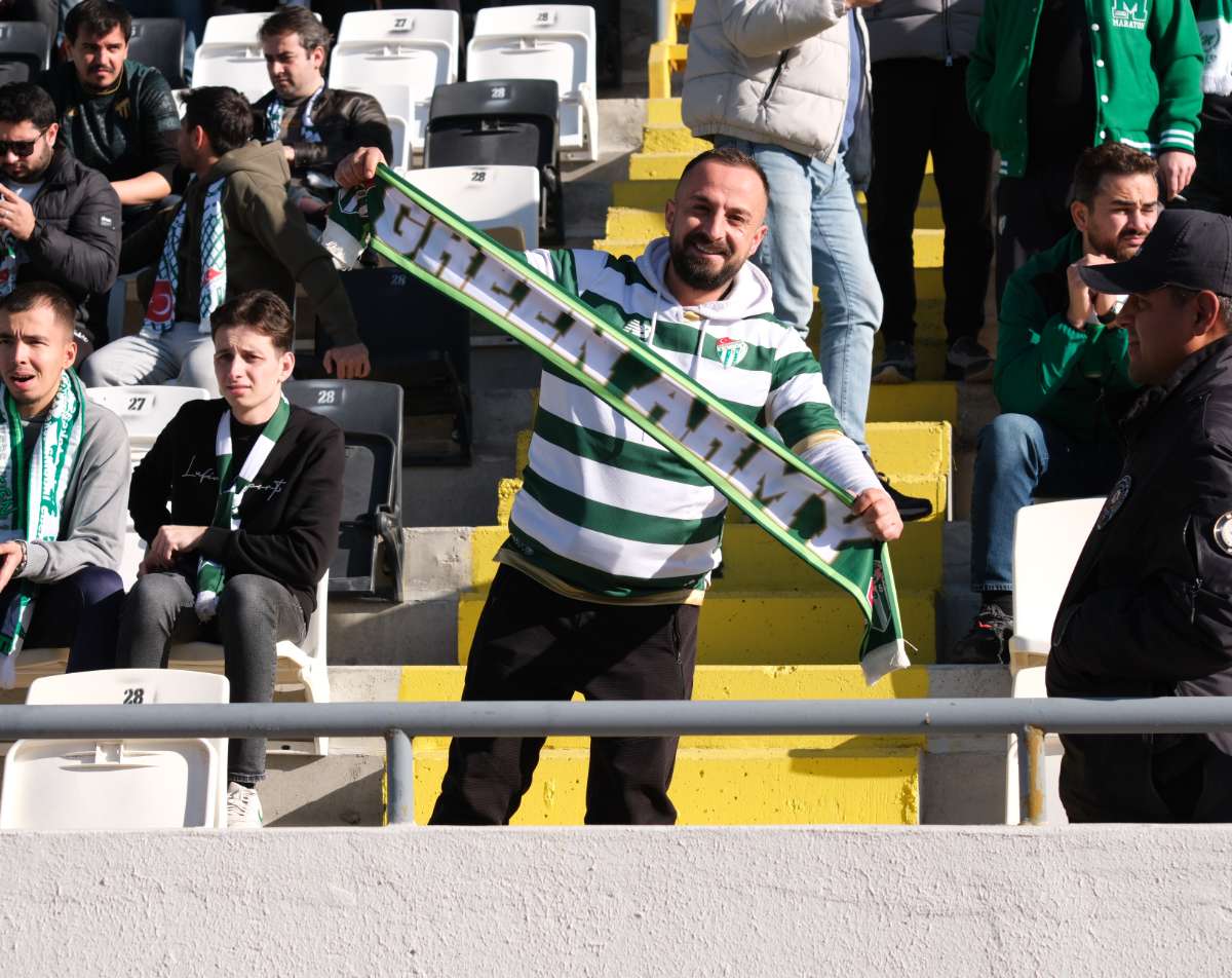 (FOTO GALERİ) Bursaspor'un Somaspor Deplasmanından Taraftar Fotoğrafları