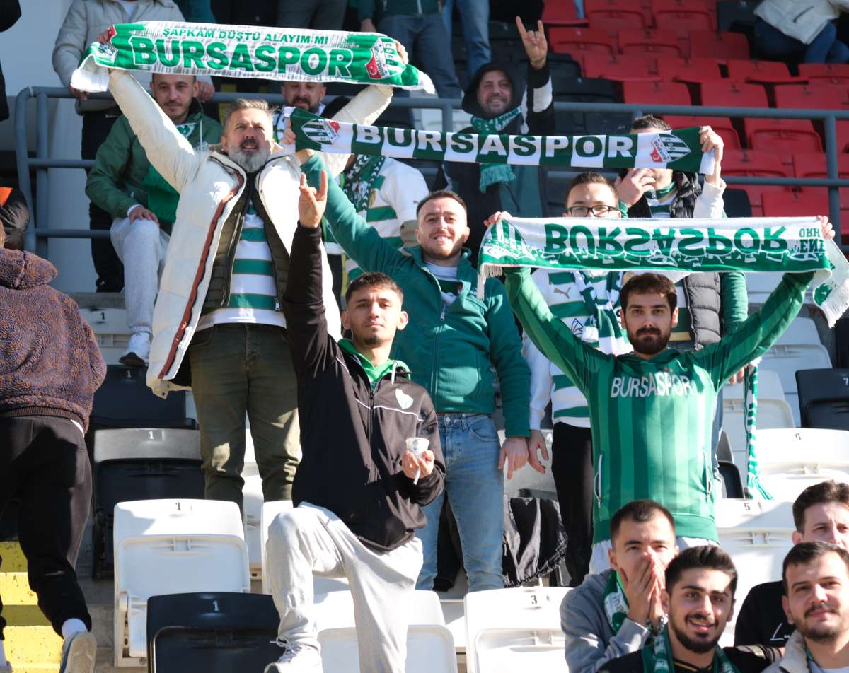 (FOTO GALERİ) Bursaspor'un Somaspor Deplasmanından Taraftar Fotoğrafları