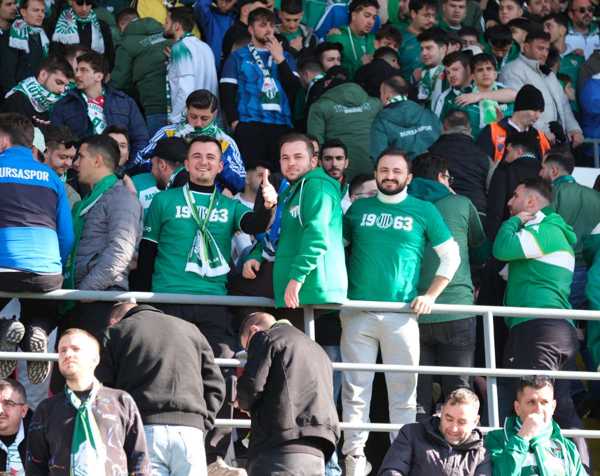 (FOTO GALERİ) Bursaspor'un Somaspor Deplasmanından Taraftar Fotoğrafları