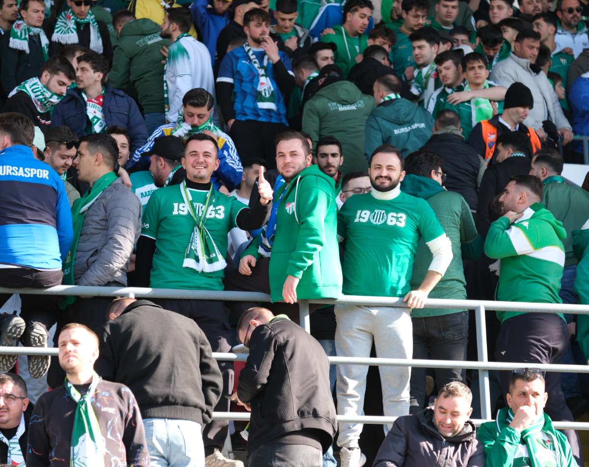 (FOTO GALERİ) Bursaspor'un Somaspor Deplasmanından Taraftar Fotoğrafları