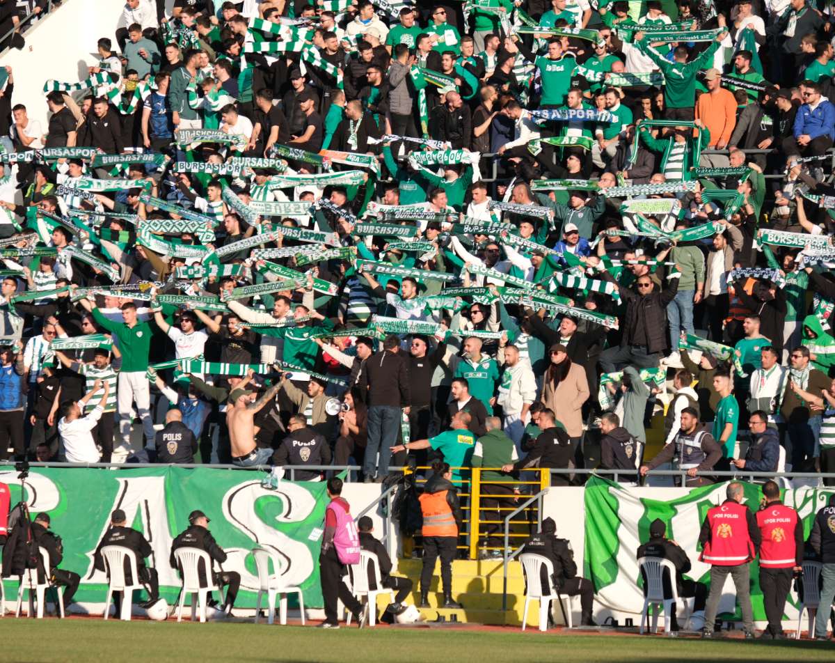 (FOTO GALERİ) Bursaspor'un Somaspor Deplasmanından Taraftar Fotoğrafları
