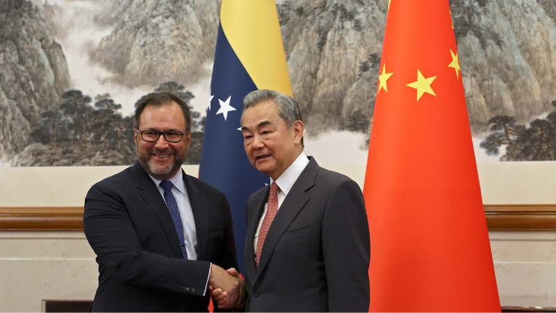 Çin’den Venezuela’ya destek