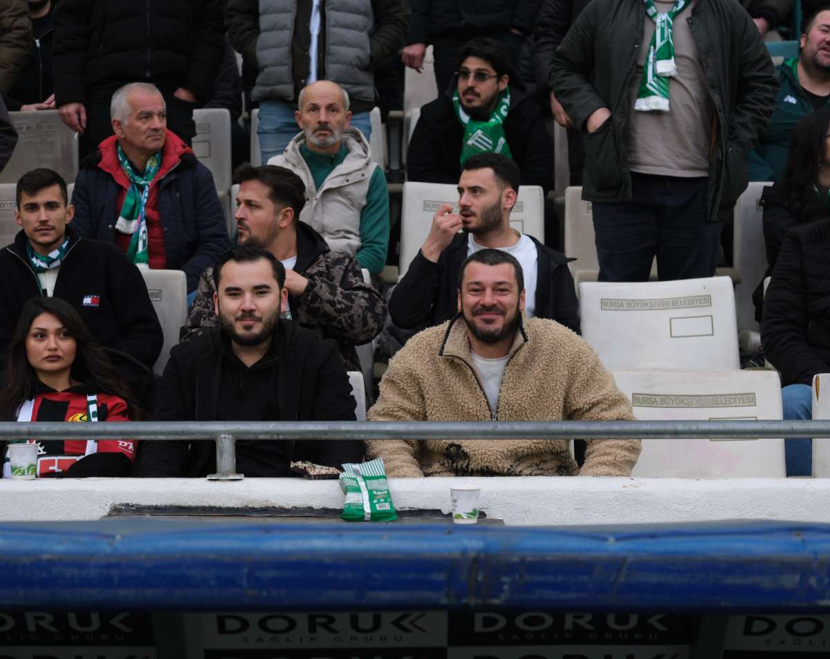 (FOTO GALERİ)Bursaspor-Aliağa FK maçından taraftar fotoğrafları
