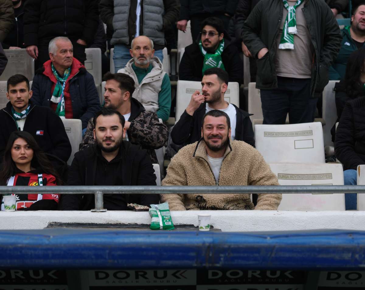 (FOTO GALERİ)Bursaspor-Aliağa FK maçından taraftar fotoğrafları