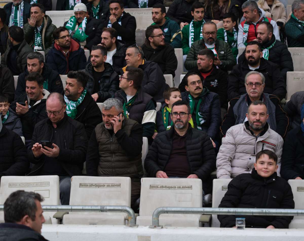 (FOTO GALERİ)Bursaspor-Aliağa FK maçından taraftar fotoğrafları