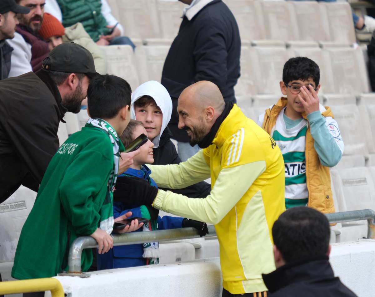 (FOTO GALERİ)Bursaspor-Aliağa FK maçından taraftar fotoğrafları