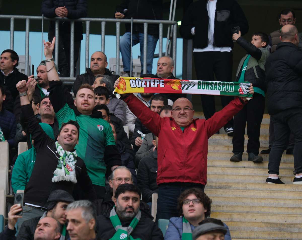 (FOTO GALERİ)Bursaspor-Aliağa FK maçından taraftar fotoğrafları