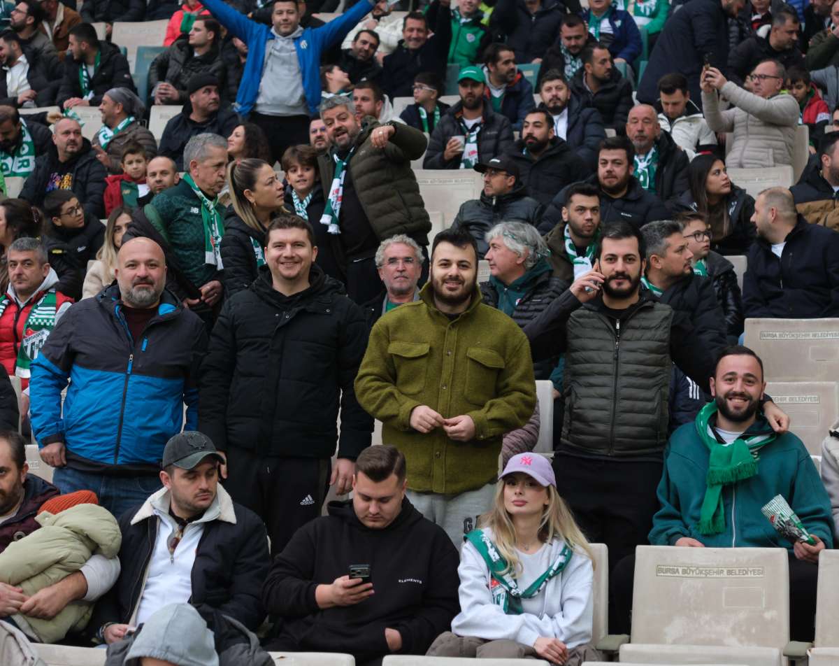 (FOTO GALERİ)Bursaspor-Aliağa FK maçından taraftar fotoğrafları
