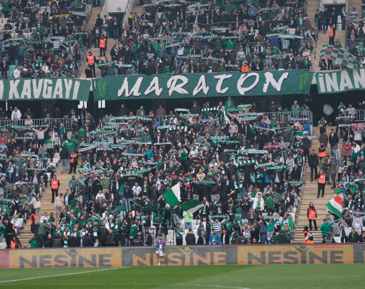 (FOTO GALERİ)Bursaspor-Aliağa FK maçından taraftar fotoğrafları