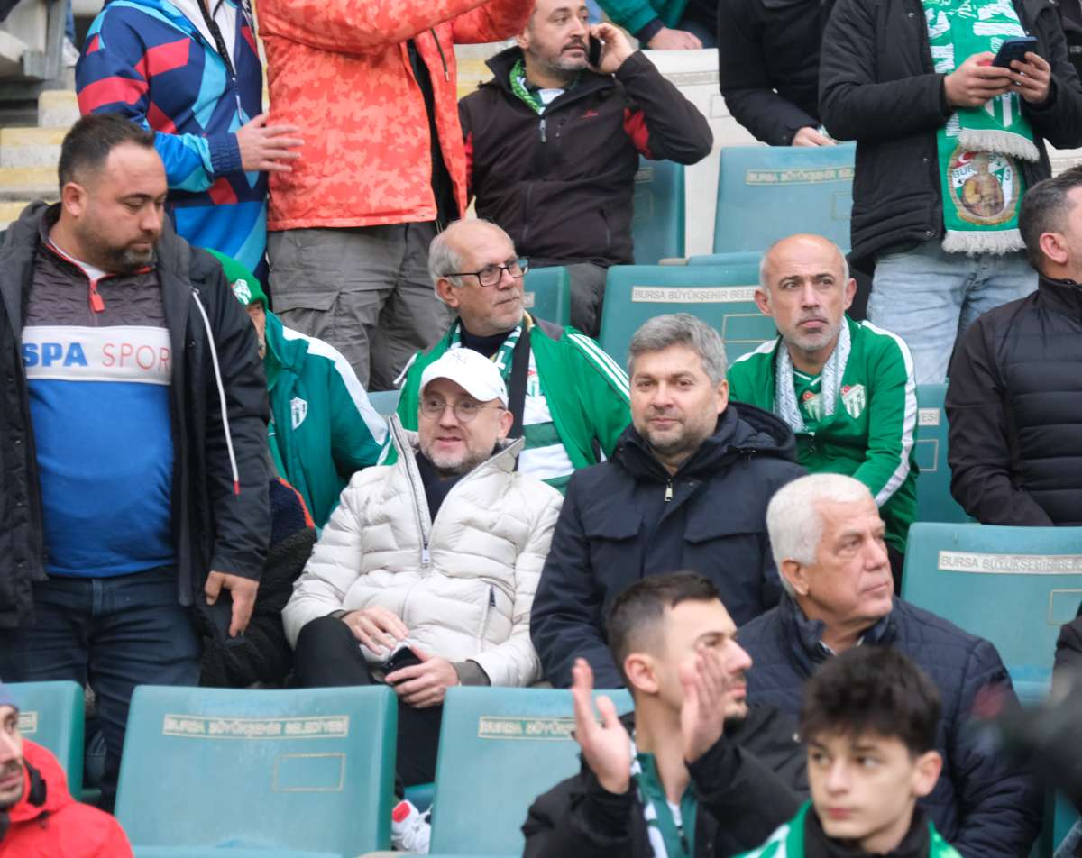 (FOTO GALERİ)Bursaspor-Aliağa FK maçından taraftar fotoğrafları