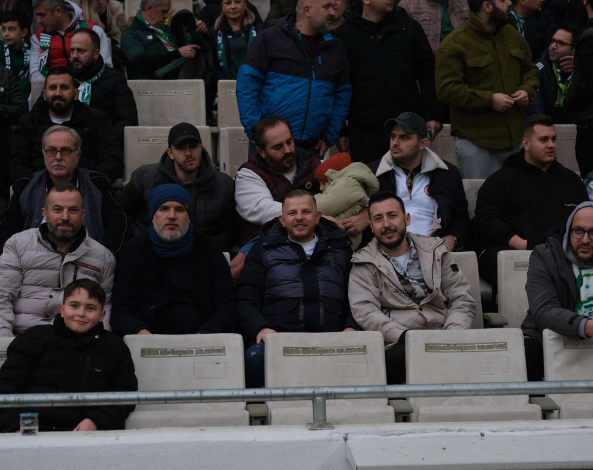 (FOTO GALERİ)Bursaspor-Aliağa FK maçından taraftar fotoğrafları