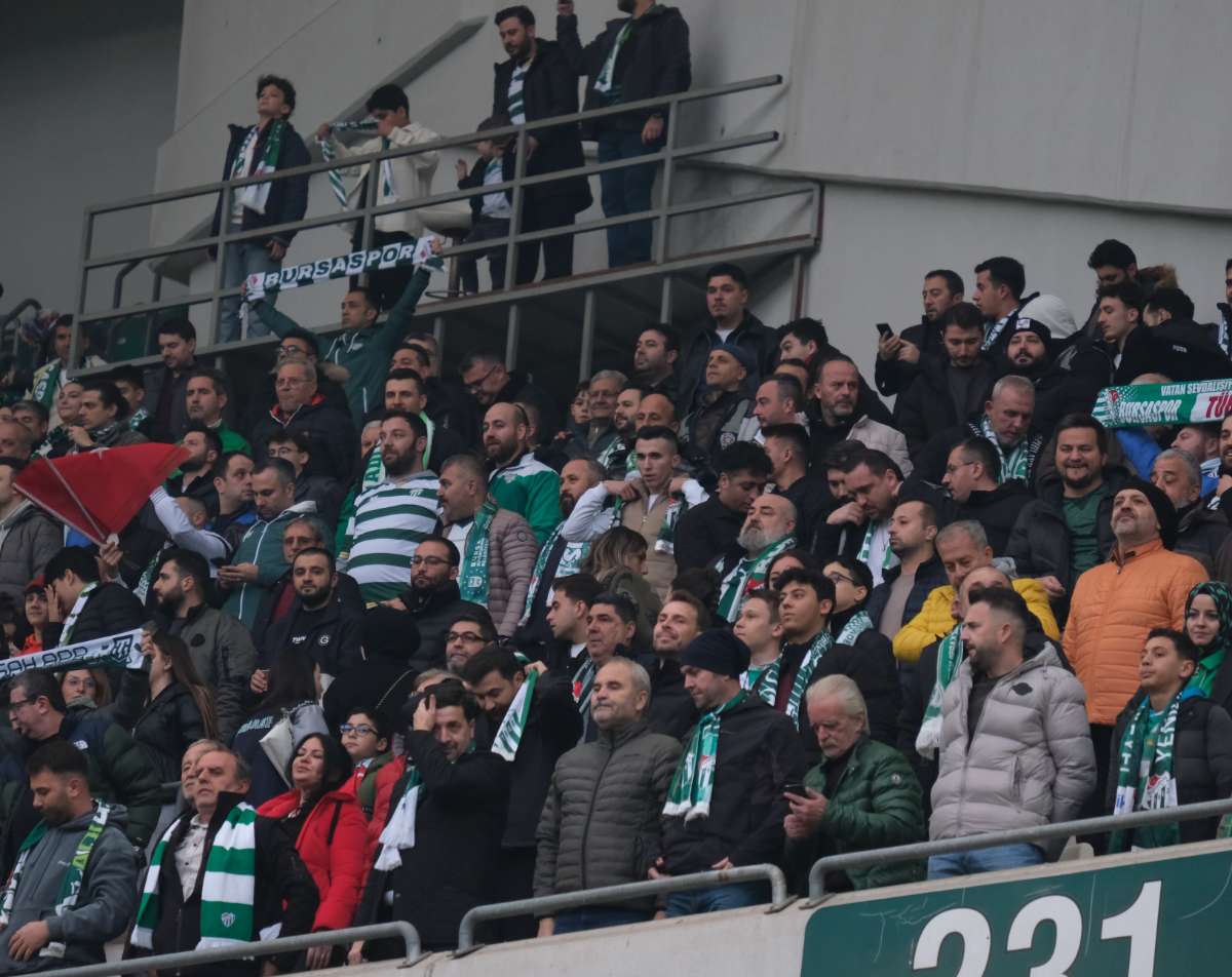 (FOTO GALERİ)Bursaspor-Aliağa FK maçından taraftar fotoğrafları
