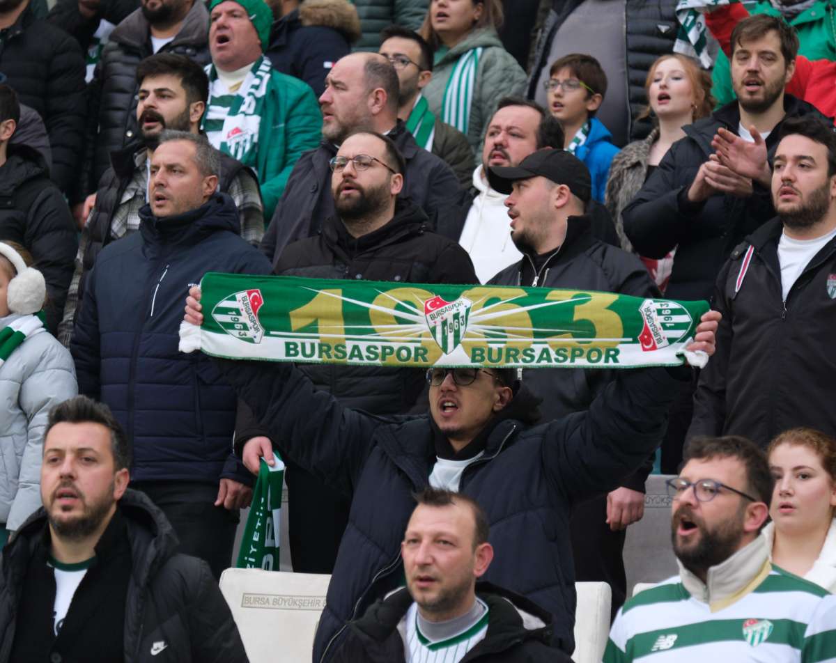 (FOTO GALERİ)Bursaspor-Aliağa FK maçından taraftar fotoğrafları