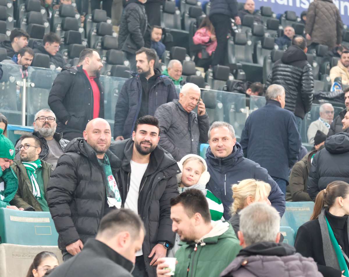 (FOTO GALERİ)Bursaspor-Aliağa FK maçından taraftar fotoğrafları