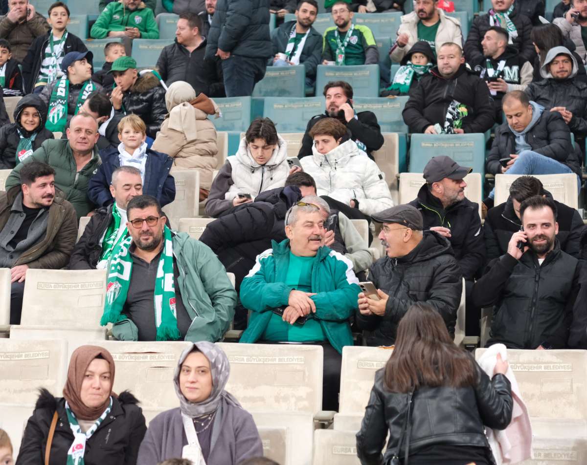 (FOTO GALERİ)Bursaspor-Aliağa FK maçından taraftar fotoğrafları