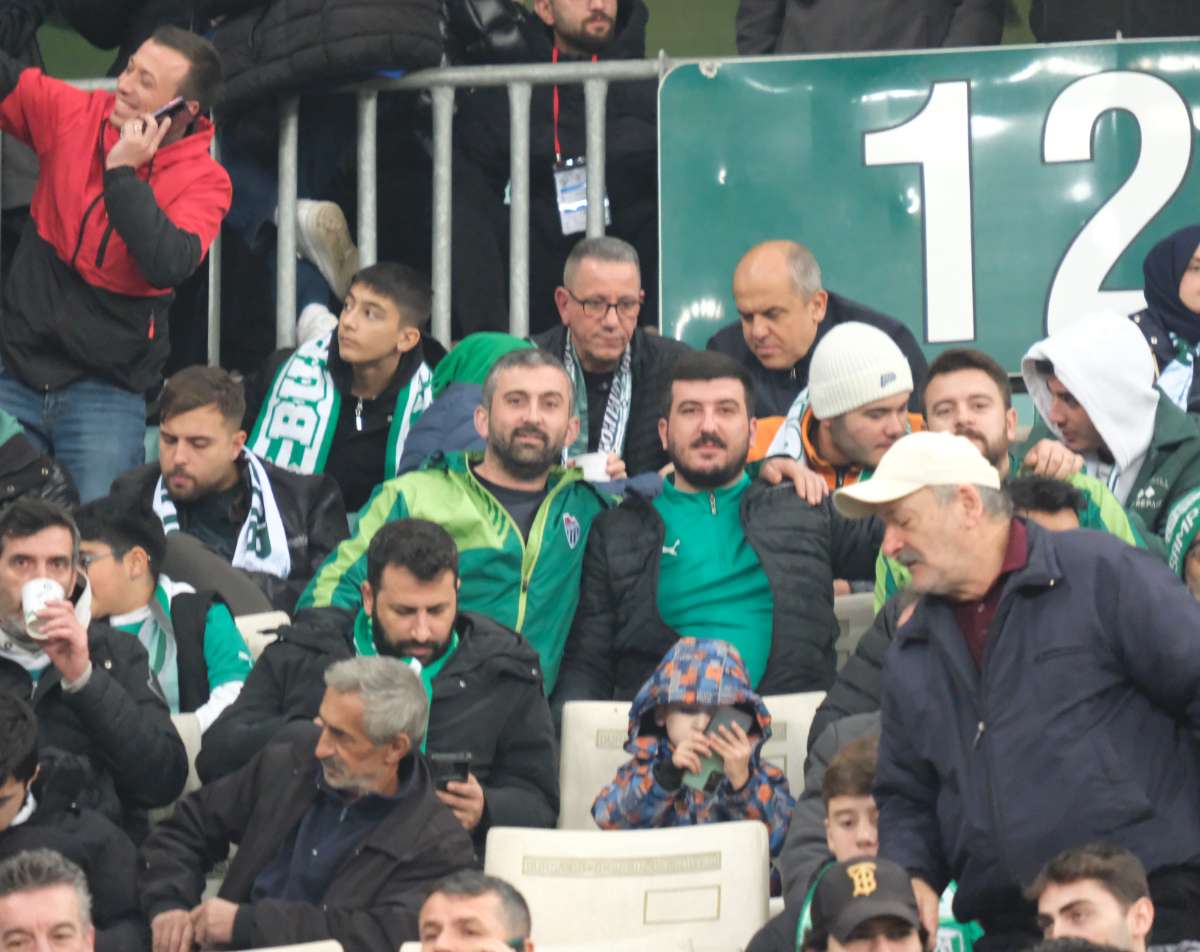 (FOTO GALERİ)Bursaspor-Aliağa FK maçından taraftar fotoğrafları
