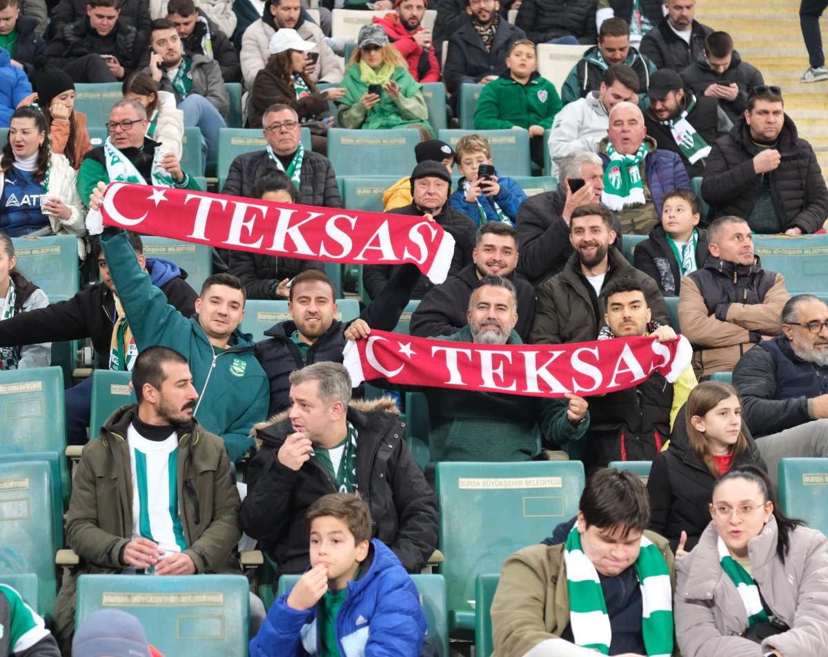 (FOTO GALERİ)Bursaspor-Aliağa FK maçından taraftar fotoğrafları