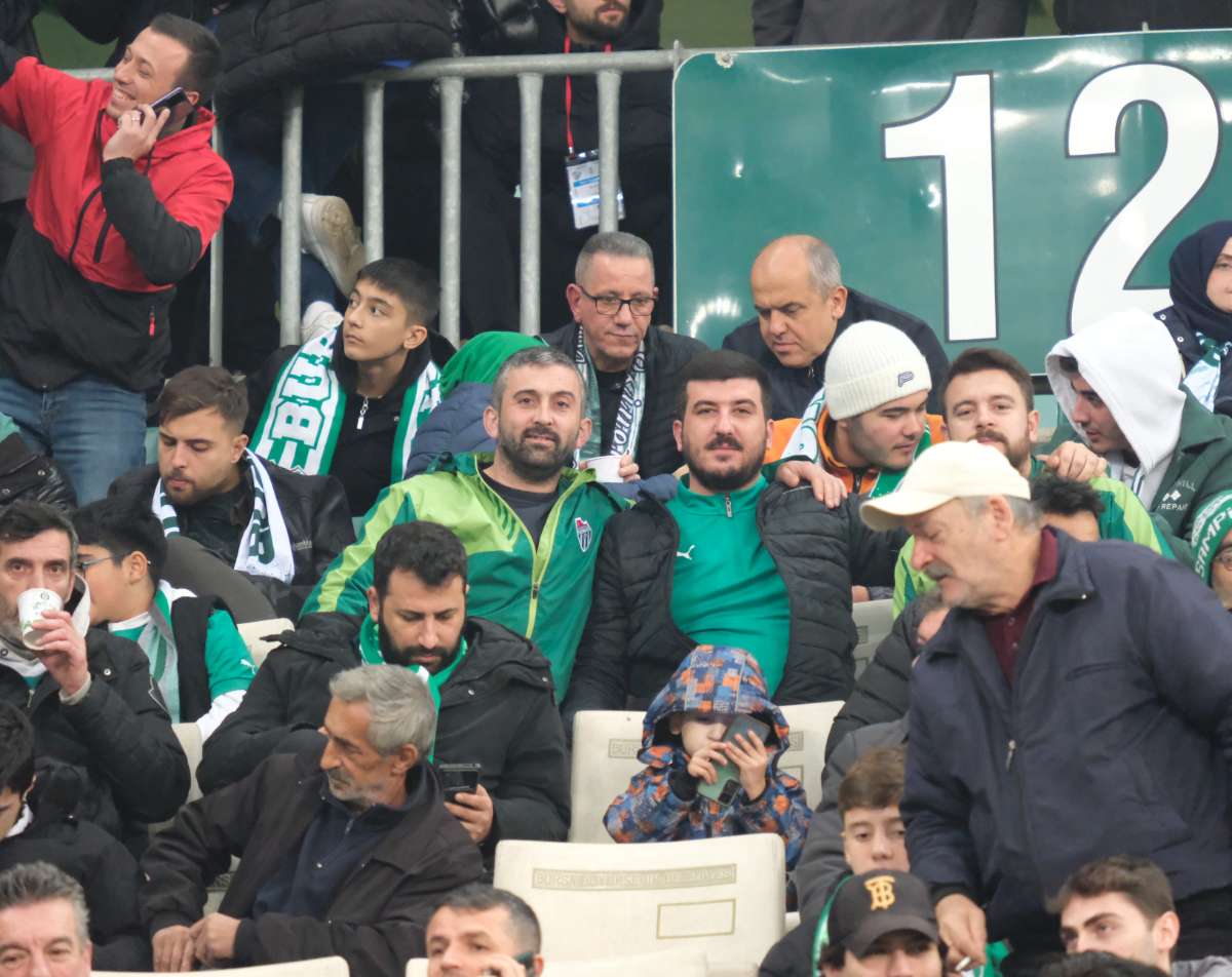 (FOTO GALERİ)Bursaspor-Aliağa FK maçından taraftar fotoğrafları
