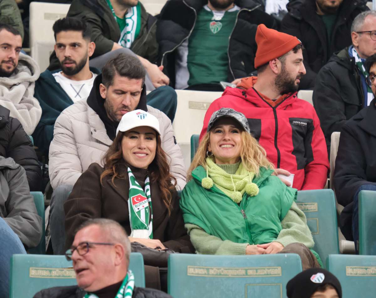(FOTO GALERİ)Bursaspor-Aliağa FK maçından taraftar fotoğrafları